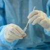 Wer nicht geimpft ist, braucht im Landkreis Schweinfurt ab Mittwoch in öffentlich zugänglichen geschlossenen Räumen eine negative Corona-Testbescheinigung.