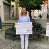 Sparkassen-Gebietsdirektor Heiko Därr, Julia Schermer (Leiterin Beratungscenter Iphofen), und Bürgermeister Dieter Lenzer (von links) bei der symbolischen Scheckübergabe.