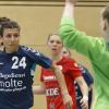 Anna Zimmer (HSV Bergtheim) gegen Torhüterin Luisa Bauder (HC Erlangen). Für Unterfrankens Handballerinnen und Handballer geht's auf Verbandsebene am dritten September-Wochenende wieder los, auf Bezirksebene starten die Vereine am ersten Oktober-Wochenende in die neue Saison.