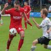 Marcel Volkmuth (links) zieht hier an Felix Bachschmid vom SV Wacker Burghausen vorbei. Für den Mittelfeldspieler war bei der 1:2-Niederlage seines TSV Aubstadt in der Pause Schluss.
