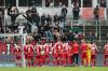 Die Spieler der Würzburger Kickers bedanken sich bei den Anhängern für die Unterstützung. Die Spieler der Würzburger Kickers bedanken sich bei den Anhängern für die Unterstützung.