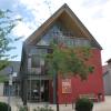 Der Weltladen kann weiterhin seine fair gehandelten Waren im Pfarrzentrum am Kirchplatz anbieten. Der Weltladen kann weiterhin seine fair gehandelten Waren im Pfarrzentrum am Kirchplatz anbieten.