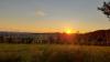 Der Blick von Stockheim aus auf die Lichtenburg bei Sonnenuntergang.