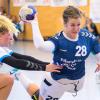 Anna-Maria Renner (Mitte) vom HSV Bergtheim setzt sich am Kreis gegen zwei Gegenspielerinnen durch. Am diesem Sonntag findet in der Bergtheimer Willi-Sauer-Halle ein Vorbereitungsturnier auf die neue Handball-Saison. Mit dabei sind die HSG Pleichach und SG Apolda/Großschwabhausen (Archivfoto).