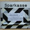 Überweisungsträger und Briefe können bei der Sparkasse in Fladungen nicht mehr eingeworfen werden. Weder an der alten noch an der neuen Adresse. Überweisungsträger und Briefe können bei der Sparkasse in Fladungen nicht mehr eingeworfen werden. Weder an der alten noch an der neuen Adresse.