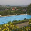 In schöner Lage: das Freibad am Losberg in Ebern. In schöner Lage: das Freibad am Losberg in Ebern.