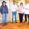 Die Urkunden "Taubertal – Kulinarisch erleben" erhielten in diesen Tagen das Flairhotel Weinstube Lochner in Bad Mergentheim-Markelsheim sowie die Röttinger Bürgerstube. Im Bild (von links): Marlene Jirka ("Liebliches Taubertal"), Bürgermeister Hermann Gabel (Röttingen), Andreas Schmittke (Röttinger Bürgerstube), Daniela und Thomas Heimberger (Flairhotel Weinstube Lochner) und Kornelia Hanselmann (Tourist-Info Bad Mergentheim).