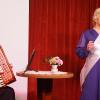 Bei den bunten Abenden im "Theaterhaus", ihrem ehemaligen Elternhaus, ist Brigitte Lindner (rechts) vor gut zwei Jahren, begleitet von Ingrid Unger, noch einmal als "Schönheitskönigin von Schneizlreuth" aufgetreten.