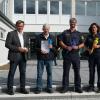Auf dem Foto (von links): Bürgermeister Franz-Josef Sauer, Georg Eberwein, Stefan Kaiser, Andrea Gerner. Georg Eberwein erhielt für seine zehnjährigen Dienst als Schülerlotse eine Urkunde von der Landesverkehrswacht.