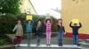 Kinder der Grundschule Kist freuen sich über die Auszeichnung.