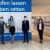 Bei der Eröffnung des "Impfladens" in der Stadtgalerie (von links): Jan von Lackum (Stadt Schweinfurt), Oberbürgermeister Sebastian Remelé, Center-Managerin Anica Helbing, Landrat Florian Töpper, Sonja Weidinger (Landratsamt) und Dr. Markus Hüttl  vom Betreiber 21 Dx.