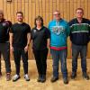 Die Siegerehrung nach dem Eisstockschießen (von links): TSV Vorstand Sportbetrieb Udo Etzel, die Siegermannschaft mit Thomas Pfister, Jens Pfister, Margot Pfister und Günther Schneider, Abteilungsleiter Stanislaw Selig sowie Bürgermeister Franz Josef Sauer.