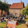 Bei strahlendem Sonnenschein trafen sich 15 Familien  zum Willkommens-Café im Familienstützpunkt.