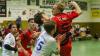 Kevin Kunzmann (rechts) vom TSV Lohr II holt zum Wurf aus. Die Michelfelder Verteidigungsformation versucht, es zu verhindern. Das Abwehrspiel prägte die Landesliga-Partie zwischen Michelfeld und Lohr II, wodurch sich ein dem Spielverlauf entsprechendes Unentschieden ergab.
