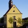 Weil die Telekom entlang der Karbacher Kirche im Gehweg eine Leitung erneuert, benötigt sie eine denkmalschutzrechtliche Erlaubnis. Weil die Telekom entlang der Karbacher Kirche im Gehweg eine Leitung erneuert, benötigt sie eine denkmalschutzrechtliche Erlaubnis.