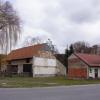 Neben dem Feuerwehrhaus soll in Theinheim ein Dorfplatz entstehen. Die Gemeinde hat hier das vormalige Anwesen gekauft und abgebrochen. Den Auftrag für den ersten Planungsentwurf vergab der Gemeinderat Rauhenebrach in seiner Sitzung am Dienstag.