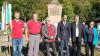 Gedenkfeier des Spessartbunds (im Bild von links): Mit Wimpel Michael Schäfer, Wolfgang Beyer, Herbert Arnold, Alexander Legler, Wilfried Bausback und Sylvia Röll-Schuck vor dem Pollaschehrenmal des Spessartbundes.