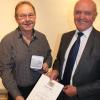 Landrat Thomas Habermann konnte den Burgläurer Gemeinderat Hubert Katzenberger mit der kommunalen Verdienstmedaille in Bronze für seine besonderen Verdienste auszeichnen. Landrat Thomas Habermann konnte den Burgläurer Gemeinderat Hubert Katzenberger mit der kommunalen Verdienstmedaille in Bronze für seine besonderen Verdienste auszeichnen.