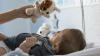 Erreger mit Gefahrenpotential: Die Uni-Kinderklinik Würzburg beobachtet eine Zunahme der Fälle mit RSV-Infektionen.  Viele Kinder müssen dort auch stationär behandelt werden. 