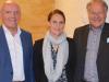Kreisbaumeister Herbert Bötsch (rechts) wurde von Landrat Thomas Habermann in den Ruhestand verabschiedet. Bei der Sitzung des Kreistags wurde seine Nachfolgerin im Amt, Rebecca Lingerfelt vorgestellt.