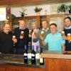Auf dem Bild (von links): Jürgen Suck (Kauzenbräu), Gerd Engert (Vorstand Finanzen), Klaus Theobald (Vorstand Anlagen), Karl-Heinz Pritzl (Kauzenbräu), Georgios Ntaloumis, Jacob Prizl (Kauzenbräu), Martin Madei (Vorstand Sport)