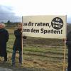 Ein „Hier nicht“ stand einem „Lass dir raten, nimm den Spaten“ unversöhnlich gegenüber. Ein „Hier nicht“ stand einem „Lass dir raten, nimm den Spaten“ unversöhnlich gegenüber.