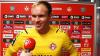 Freut sich über seinen ersten "Zu-Null-Sieg" mit den Kickers. Und findet fliegende Feuerzeuge am Betze geil: Würzburgs Keeper Hendrik Bonmann.