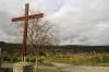 Das Nordheimer Kreuz hat einen neuen Standort: Nun steht es am Kreuzberg- Aufstiegsweg.