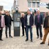 Sie haben das neue Touristenleitsystem in Heidingsfeld schon getestet (von links): Udo Feldinger (Stadtrat), Matthias Braun (Architekt BDA), Christian Rudolph (Dipl. Designer FH), Stefan Rettner (Vorsitzender Bürgervereinigung Heidingsfeld e.V.) André Dorscheid (FB Stadtplanung), Stadtbaurat Benjamin Schneider und Axel Metz (Leiter des Stadtarchivs).