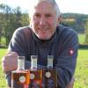 Ein leidenschaftlicher Brenner: Peter Hohmann aus Nordheim stellt seine neueste Kreation vor: den "Streutal Whisky". Er will mit der Namensgebung die Brenntradition im Streutal den Menschen bewusst machen. Alle drei Sorten wurden bereits von dem Genussmagazin "selection" mit einer hohen Punktzahl prämiert. Ein leidenschaftlicher Brenner: Peter Hohmann aus Nordheim stellt seine neueste Kreation vor: den "Streutal Whisky". Er will mit der Namensgebung die Brenntradition im Streutal den Menschen bewusst machen. Alle drei Sorten wurden bereits von dem Genussmagazin "selection" mit einer hohen Punktzahl prämiert.