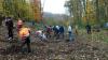 In Kooperation mit dem Verein Bergwaldprojekt e.V. wurden am Wochenende im sogenannten „Greußenheimer Loch“ in Hettstadt von etwa 75 freiwilligen Helfern 3000 klimataugliche zweijährige Baumsetzlinge in die Erde gepflanzt. 