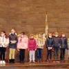 Die 13 Kommunionkinder des Jahres 2022 in Bergtheim.