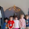 Der Katholische Kindergarten St. Laurentius in Retzbach eröffnet mit dem Bürgermeister Stefan Wohlfart und dem Vorsitzenden des Johanniszweigvereins Stefan Dittmaier den ersten Teil des Neubaus.