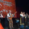 Ein Stelldichein aus Oberkrain: Saso Avsenik und seine Musikanten mit „Gitarrenzauberer“ Gregor Avsenik (Mitte) begeisterten das Publikum in der Lohrer Stadthalle.