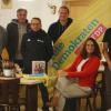 Auf dem Schloßberg fand die Jahresversammlung der FDP Haßberge statt. Im Bild (von links) die Stellvertretenden Vorsitzenden Michael Keupp, Bernhard Jilke und Harald Pascher, die Beisitzenden Tobias Fenkl und Markus Weis, die Vorsitzende Katrin Hiernickel, den Schriftführer Samuel Schäff, Schatzmeister und Geschäftsführer Alfred Neugebauer sowie den Ehrenvorsitzenden Kurt Sieber.