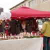 Adventskränze, Plätzchen und „Kuchen to go“ hatten das Sternenzauberteam und die Kindergarteneltern am Sonntag vor dem ersten Advent kurzfristig zugunsten des Hausener Kindergartens angeboten. Adventskränze, Plätzchen und „Kuchen to go“ hatten das Sternenzauberteam und die Kindergarteneltern am Sonntag vor dem ersten Advent kurzfristig zugunsten des Hausener Kindergartens angeboten.