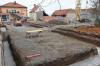 So langsam tut sich etwas an der Baustelle des Frankenwinheimer Kindergartens. Die Gründungsarbeiten lassen die Dimensionen des neuen Gebäudes gut erkennen. Im Hintergrund der bestehende Kindergarten.