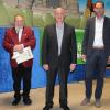 40 Jahre Mitgliedschaft (von links): Irene Neumeyer und Wolfgang Peter erhielten von den Vorsitzenden des FC Thüngen Christopher Heafey, Roland Kosikors und Hans Eitel die Auszeichnung in Gold überreicht. 40 Jahre Mitgliedschaft (von links): Irene Neumeyer und Wolfgang Peter erhielten von den Vorsitzenden des FC Thüngen Christopher Heafey, Roland Kosikors und Hans Eitel die Auszeichnung in Gold überreicht.