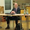 In der Sitzung im Löwenhof in Rödelsee wurde der Haushalt der VG Iphofen verabschiedet. Das Bild zeigt Rödelsees Bürgermeister Burkhard Klein (von links), VG-Vorsitzender Dieter Lenzer sowie Iphofens Verwaltungsleiter Leo Eckert bei der Beratung.