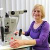 Dorothea Deininger, Medizinisch-technische Assistentin (MTA), bearbeitet seit 2013 Augenhornhautspenden in der Lions Hornhautbank Würzburg und war von Anfang an mit dabei.
