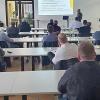 Die Referenten einer Informationsveranstaltung zum Thema Photovoltaik für Industrie und Gewerbe berichteten zu den Themen Solardachpflicht ab Januar 2022, die PV-Anlagentechnik sowie über die Wirtschaftlichkeit einer Solar-Anlage.