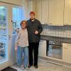 Große Freude herrscht bei Eva und Steven Müller. Durch die tolle Aktion der drei Männer aus Heigenbrücken haben sie nun eine neue Küche.