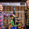 Entwickelten zusammen einen ferngesteuerten Bremsassistenten für Kinderlaufräder. Die mySTOPY-Geschäftsführer Sebastian Lyschick und Julius Müller.