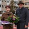 Nach über 40 Jahren Betriebszugehörigkeit hatte Gabriele Frings (Pflegedirektorin) ihren letzten Arbeitstag am Klinikum Main-Spessart. Klinikreferent René Bostelaar verabschiedete Frings offiziell. 