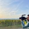 Mit dem Aktionsjahr will das Netzwerk Main zusammen mit vielen Partnern entlang des gesamten bayerischen Mains im Jahr 2022 den Fluss in den Mittelpunkt stellen. Die Videoserie "Wir am Main" zeigt Menschen bei ihrer Arbeit, in ihrem Alltag oder auch in ihrer Freizeit am Main. Mit dem Aktionsjahr will das Netzwerk Main zusammen mit vielen Partnern entlang des gesamten bayerischen Mains im Jahr 2022 den Fluss in den Mittelpunkt stellen. Die Videoserie "Wir am Main" zeigt Menschen bei ihrer Arbeit, in ihrem Alltag oder auch in ihrer Freizeit am Main.