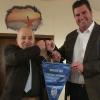Auf dem Foto (v.l.): Ludwig Bauer (Kreisehrenamtsbeauftragter) und Matthias Purucker (Ehrenamtskreissieger 2021).
