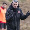 Trainer Danny Schwarz hofft auf einen Auswärtssieg seiner Kickers beim SC Verl.