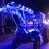 Aufgereiht und startklar: Der Traktor-Umzug macht sich auf den Weg durch die Gemeinde.