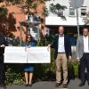 Im Bild (von links) Oberbürgermeister Christian Schuchardt, Vorsitzender Matthias Rothkegel, Geschaftstellenleiterin Petra Girstl, Vermögensverwalter Michael Fridgen, Klimabürgermeister Martin Heilig und Gartenamtsleiter Dr. Helge Grob. 