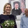 Kathrin Ewert ist seit Mitte Januar neue Einrichtungsleiterin des Würzburger Bischof-Scheele-Hauses. Zum Einstand überbrachte ihr der Geschäftsführer der Trägergesellschaft Caritas-Einrichtungen gGmbH, Georg Sperrle (im Hintergrund), Blumen und gute Wünsche für die neue Aufgabe.